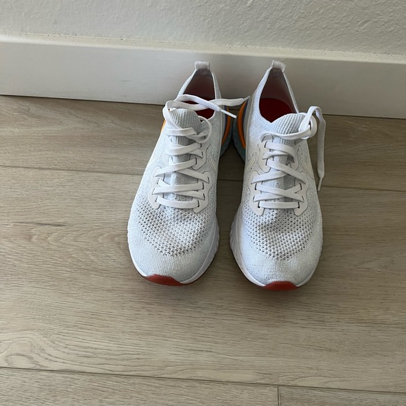 Nike Women’s Epic React Flyknit 2 - Picture 1 of 6